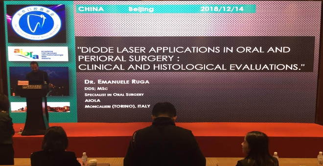 National Convention Center, Pechino Dicembre 2018 . Dott. Emanuele Ruga (AIOLA) . Relazione sulle applicazioni del laser a diodi in chirurgia orale al congresso internazionale della Beijing Stomatological Association.